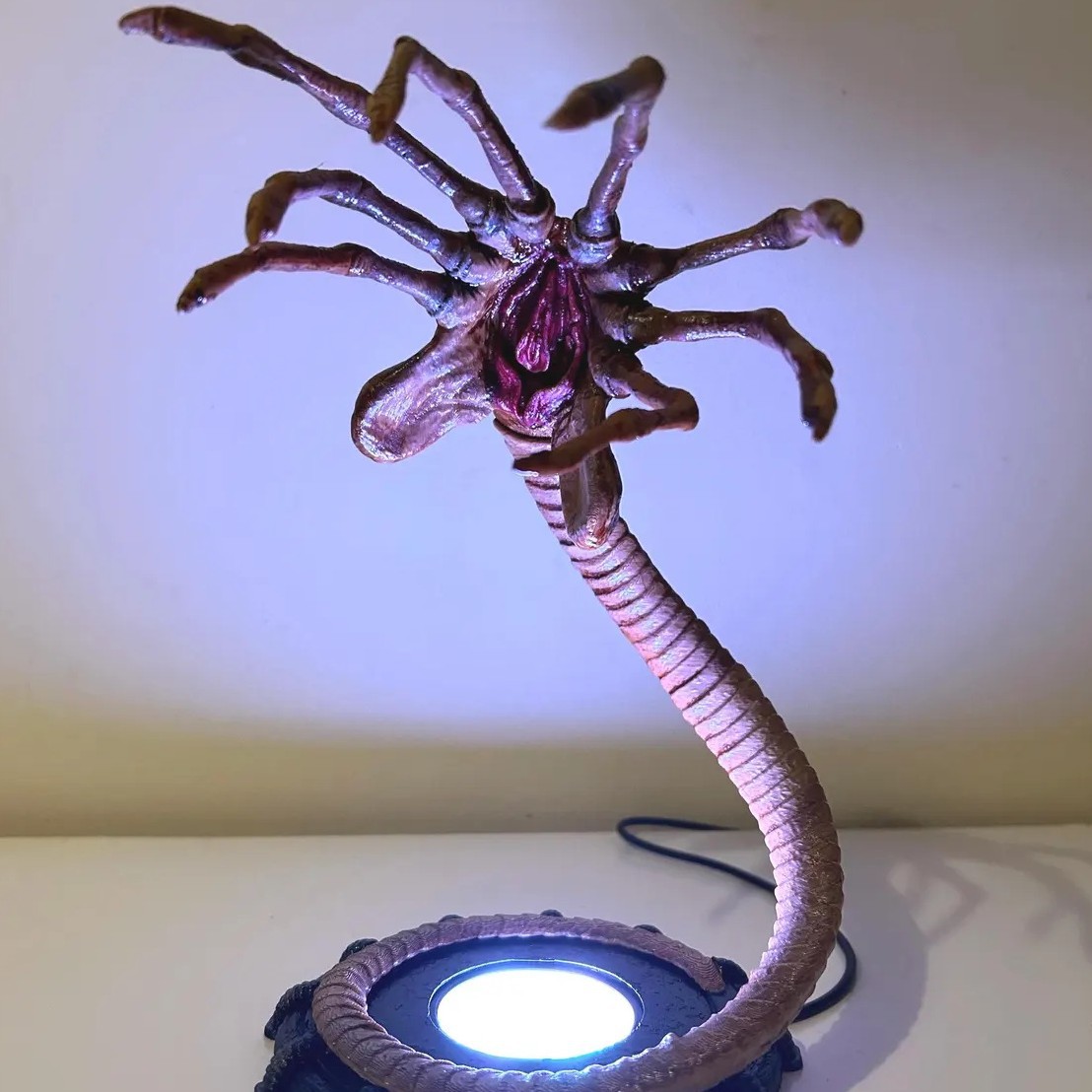 Alien Facehugger Lamp Nightlig - огляд і ціна Pumpkin Lantern Halloween
